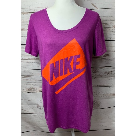 Nike Tops - EUC Nike The Nike Tee Purple With Red Size Medium